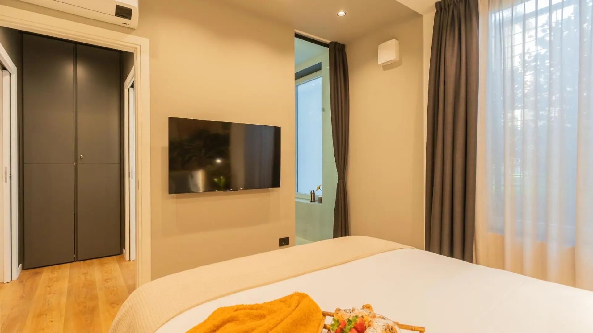 Rezia Apartments By Rent All Como Italy