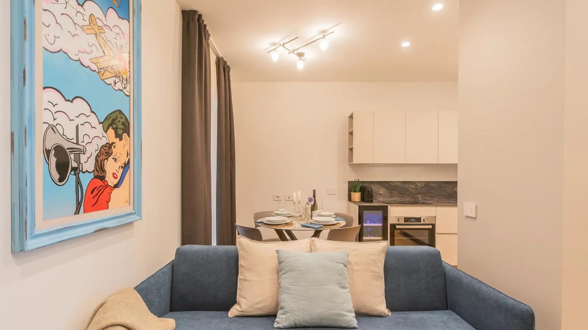 Rezia Apartments By Rent All Como 0*,
