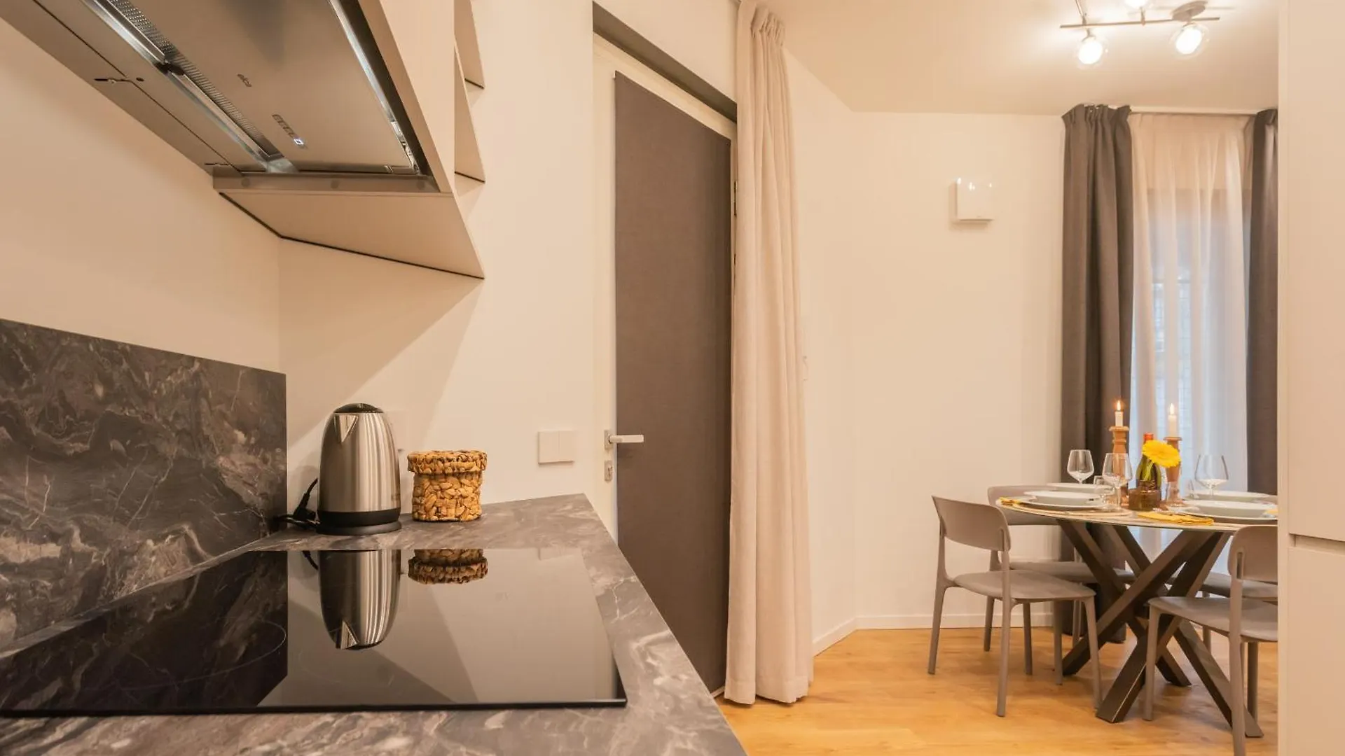 Rezia Apartments By Rent All Como