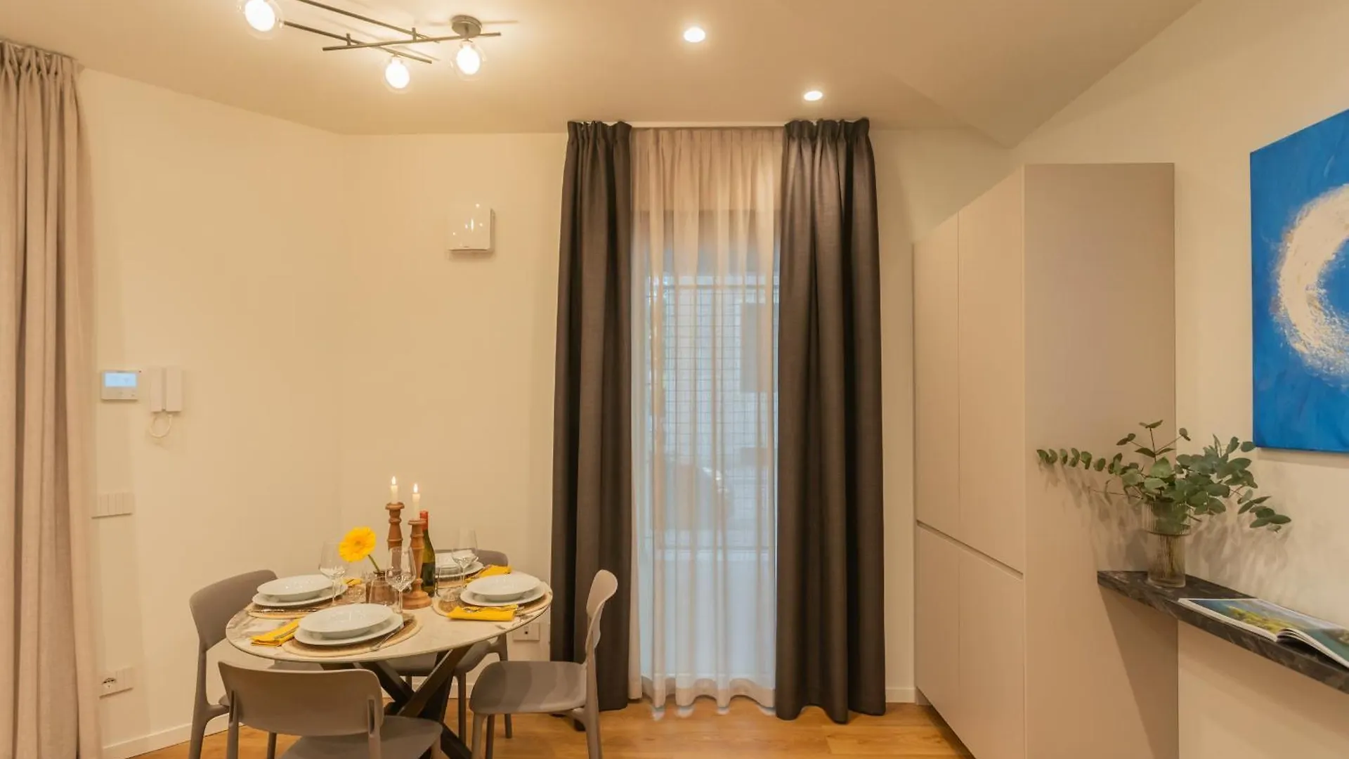 Rezia Apartments By Rent All Como