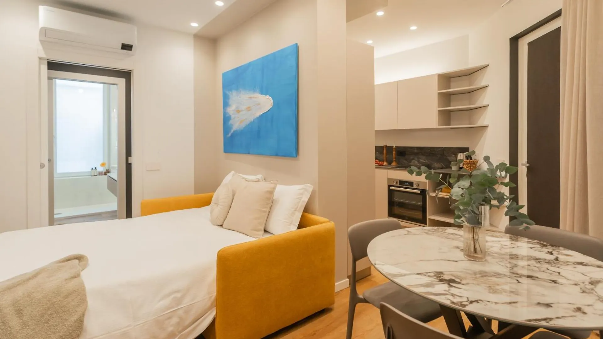 Rezia Apartments By Rent All Como 0*,