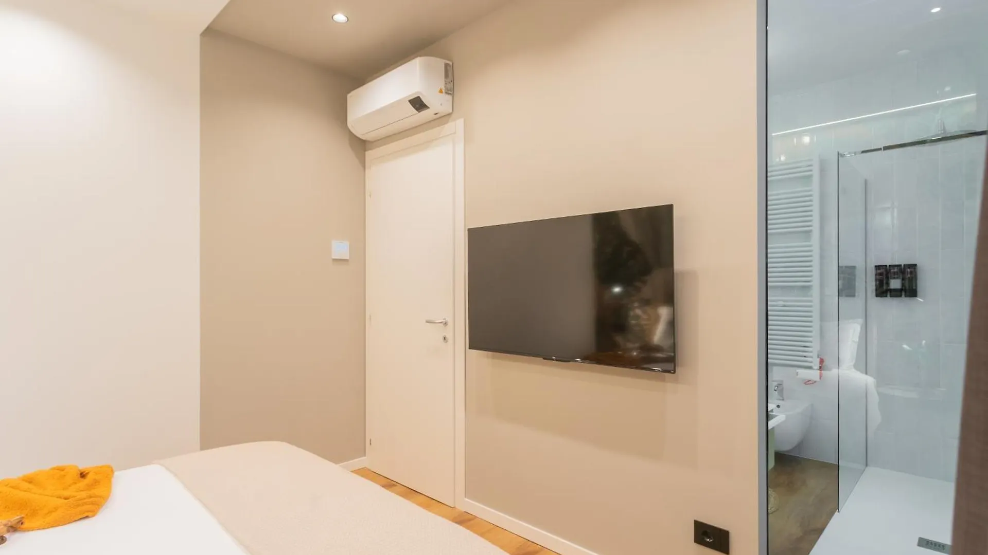Rezia Apartments By Rent All Como