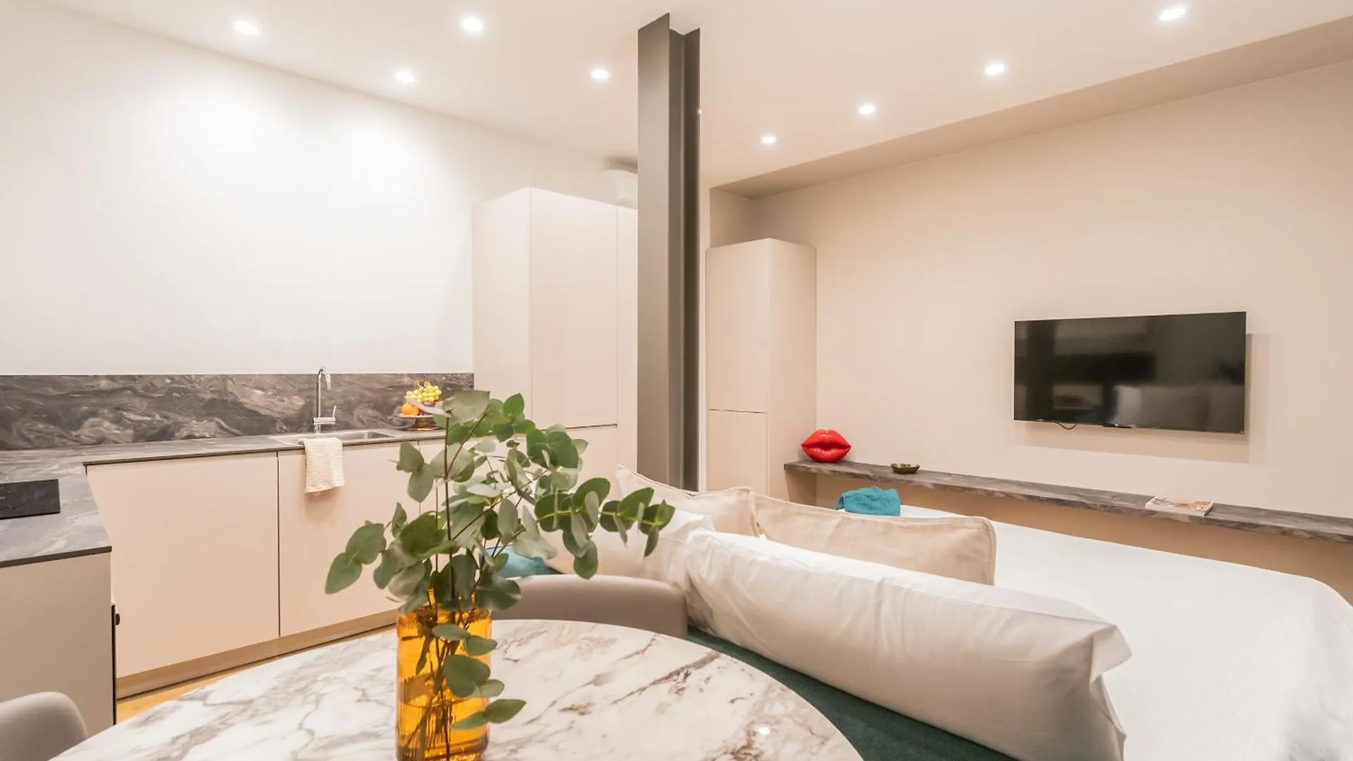 Rezia Apartments By Rent All Como